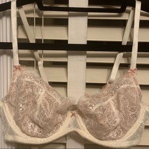 B. Tempt’d lace underwire bra